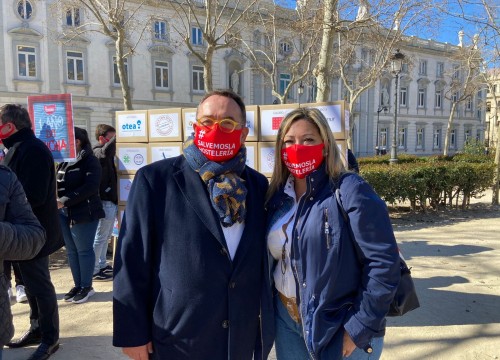Acto simbólico esta mañana delante del Tribunal Supremo de Madrid